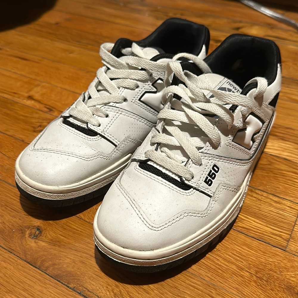 White 550 New Balance Tennis Shoes